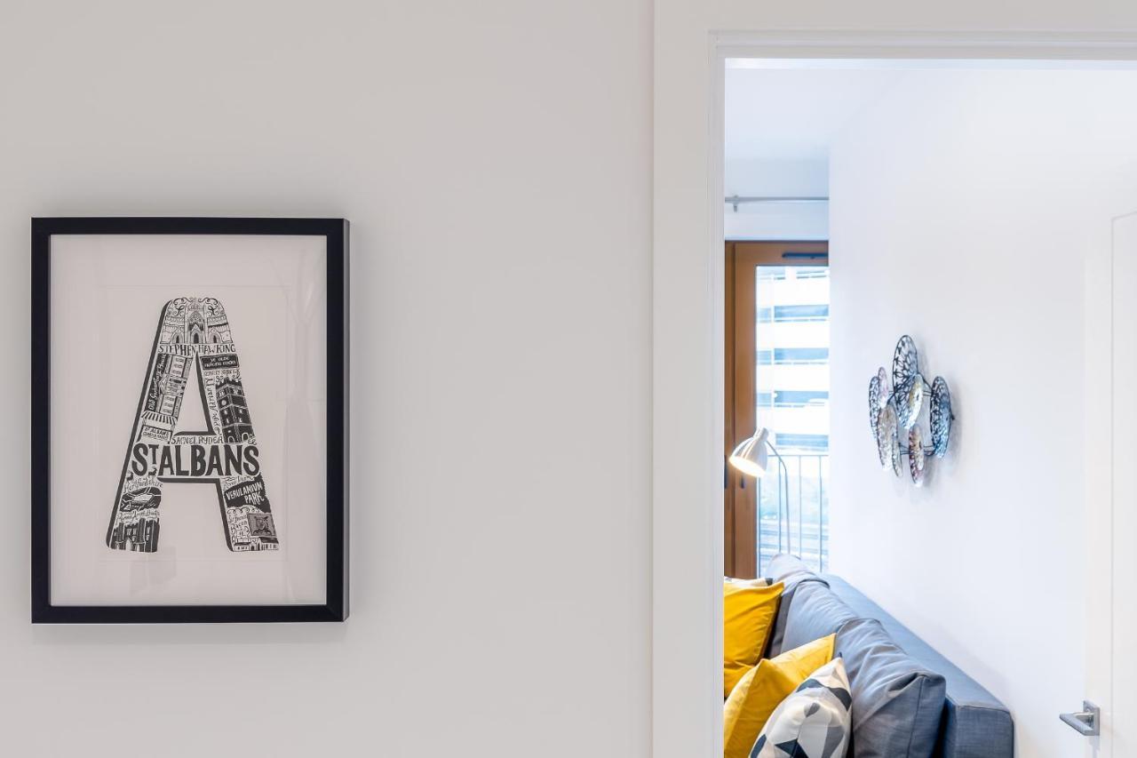 St Albans 2 Bed Luxury City Apartment, 5 Mins Walk To Train & Allocated Parking Exteriér fotografie