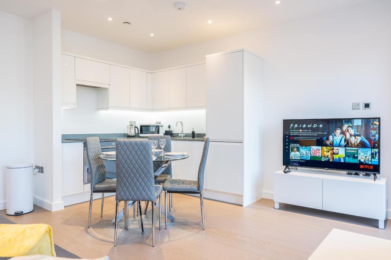 St Albans 2 Bed Luxury City Apartment, 5 Mins Walk To Train & Allocated Parking Exteriér fotografie